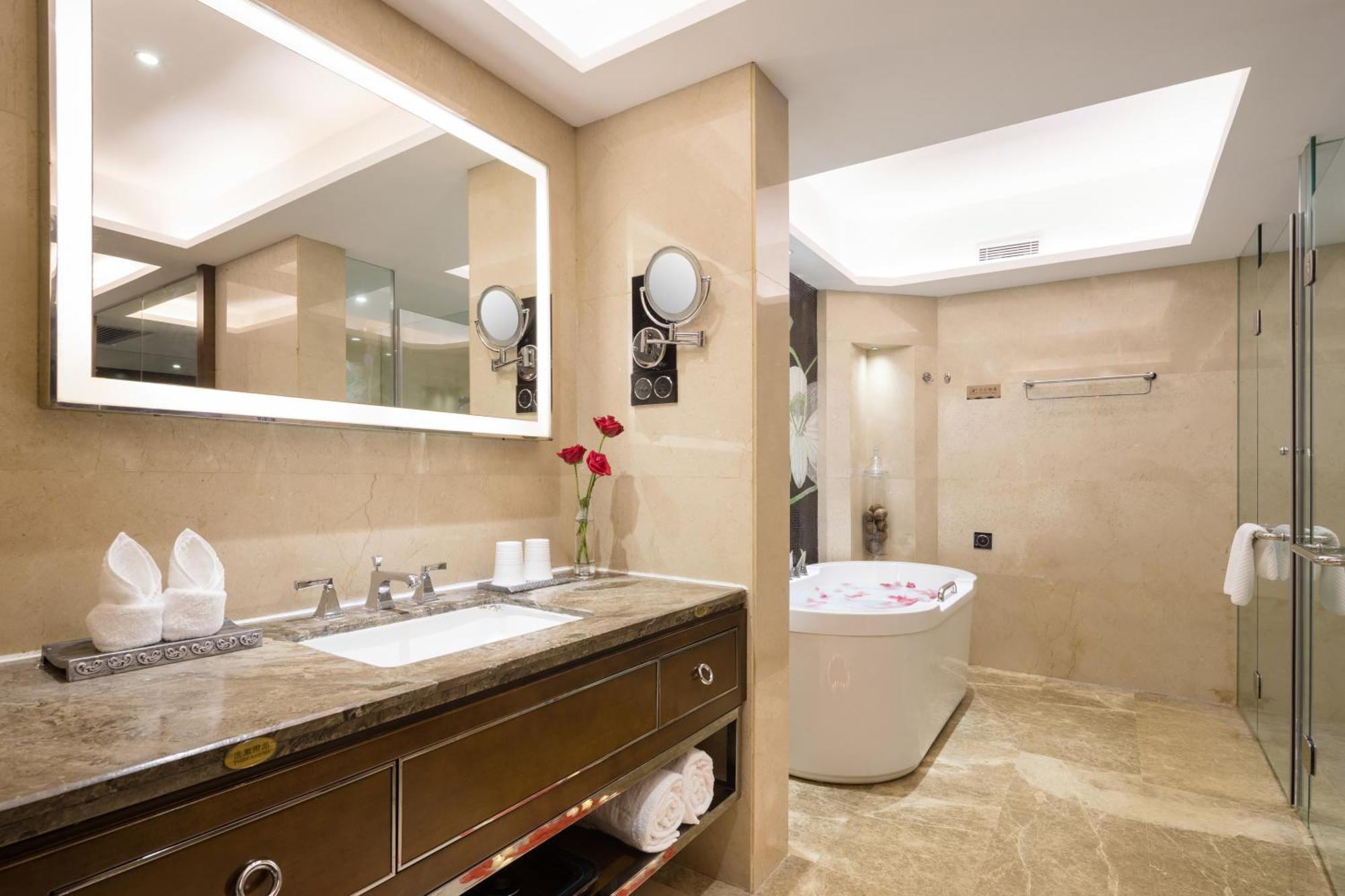 Maoming International Hotel Eksteriør billede